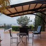 Villa Shy