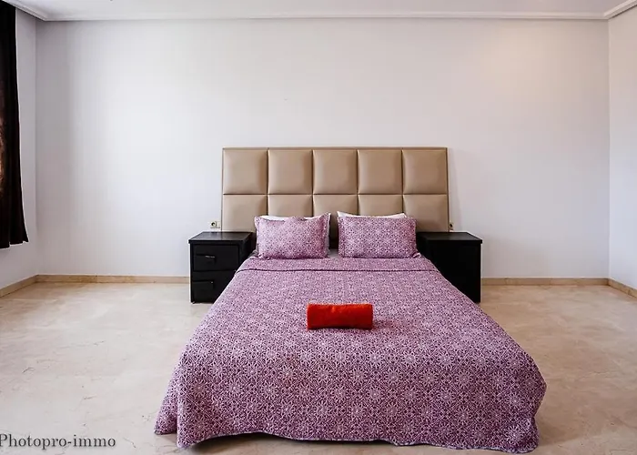 Villa Shy